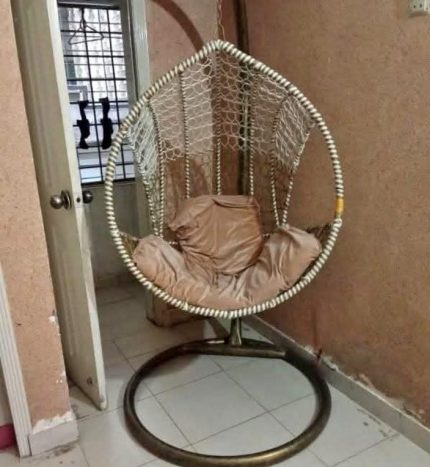 New Home Single Seater with RED Cushion & Hook Standard Hanging Metal Swings for Balcony (with Black Base Stand) for Home Decor