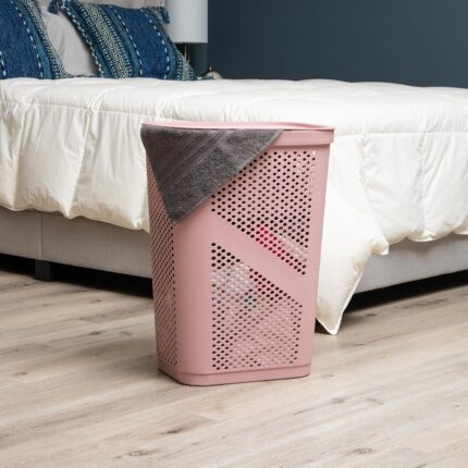 Mind Reader Plastic Hamper